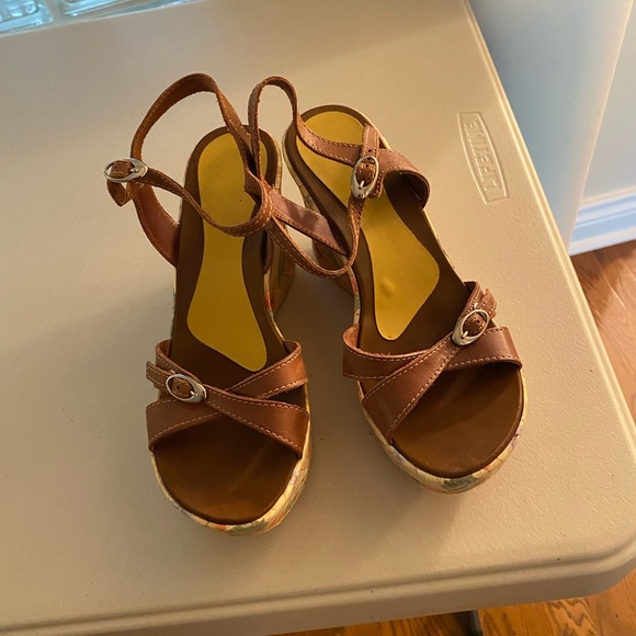 Brown wedge sandal, size 5 - Picture 4 of 5